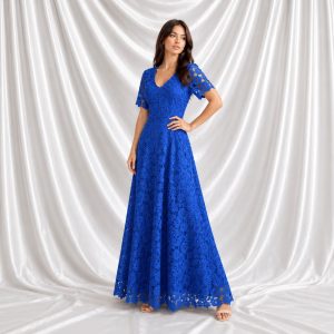 Vestido largo de encaje azul